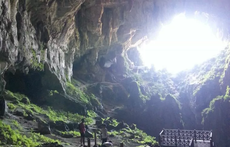 Ultimate Borneo: Off-Road Bike, Kayak, & Cave Adventure